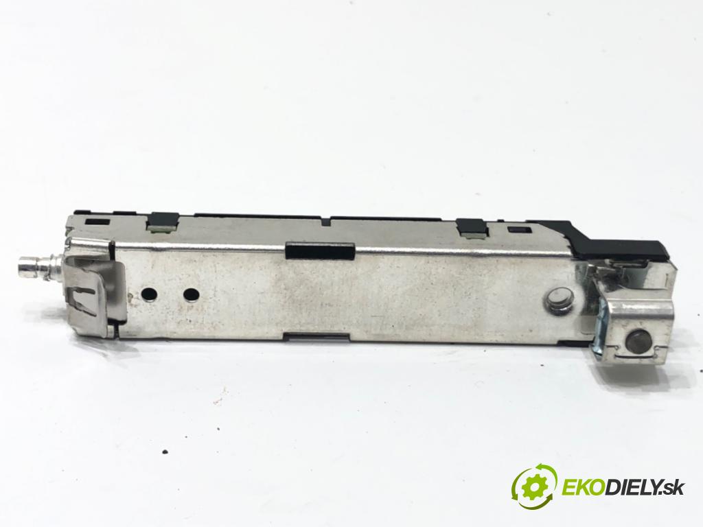 AUDI A6 C8 Avant (4A5) 2018 - 2022    40 TDI Mild Hybrid quattro 150 kW [204 KM] Hybryda silnik Diesla / elektryczny 2018 - 2022  Zosilňovač Antenní: 4K9035225B (Zosilňovače)