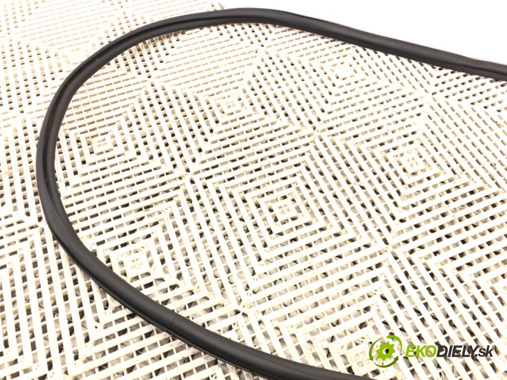 AUDI A6 C8 Avant (4A5) 2018 - 2022    40 TDI Mild Hybrid quattro 150 kW [204 KM] Hybryda silnik Diesla / elektryczny 2018 - 2022  těsnění dveře zadní část pravá  (Ostatní)