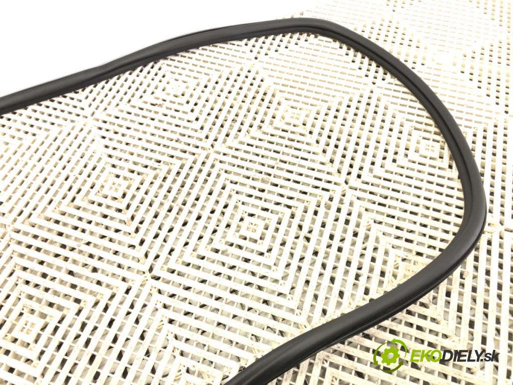 AUDI A6 C8 Avant (4A5) 2018 - 2022    40 TDI Mild Hybrid quattro 150 kW [204 KM] Hybryda silnik Diesla / elektryczny 2018 - 2022  těsnění dveře zadní část pravá  (Ostatní)