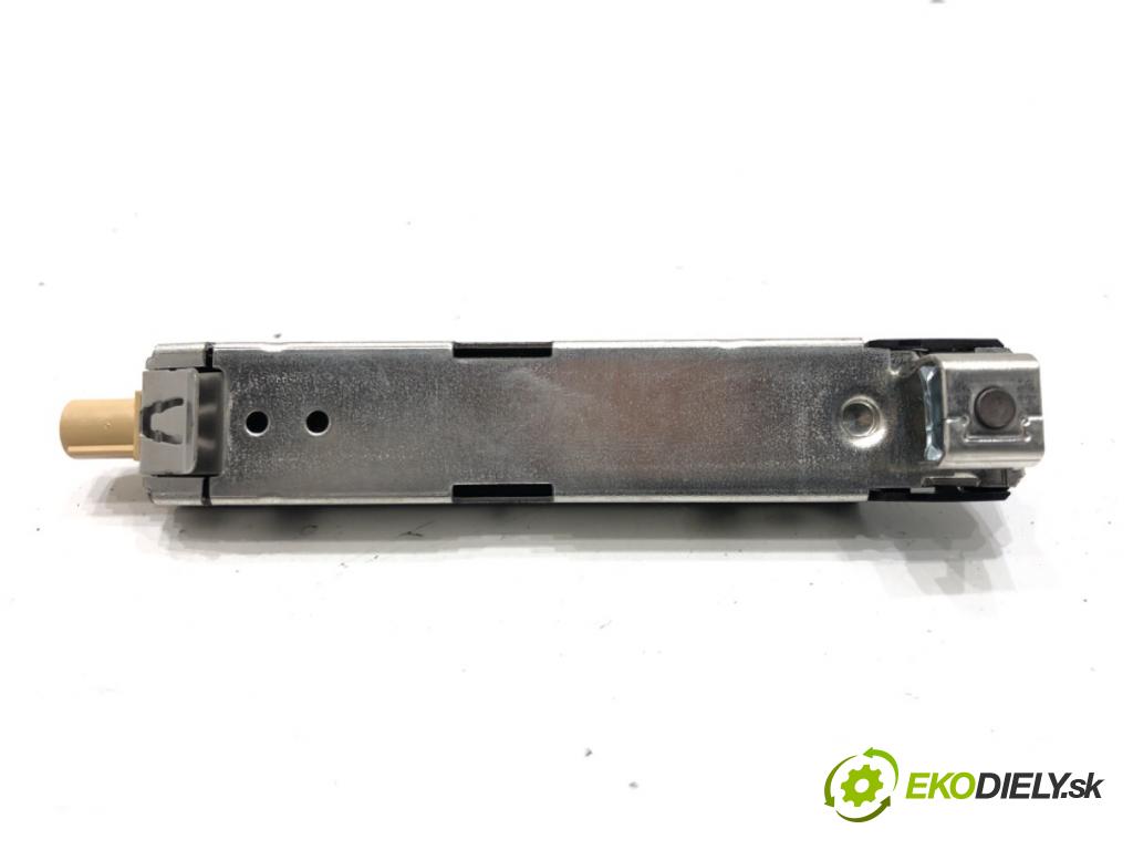 AUDI A6 C8 Avant (4A5) 2018 - 2022    40 TDI Mild Hybrid quattro 150 kW [204 KM] Hybryda silnik Diesla / elektryczny 2018 - 2022  Zosilňovač Antenní: 4K9035225B (Zosilňovače)