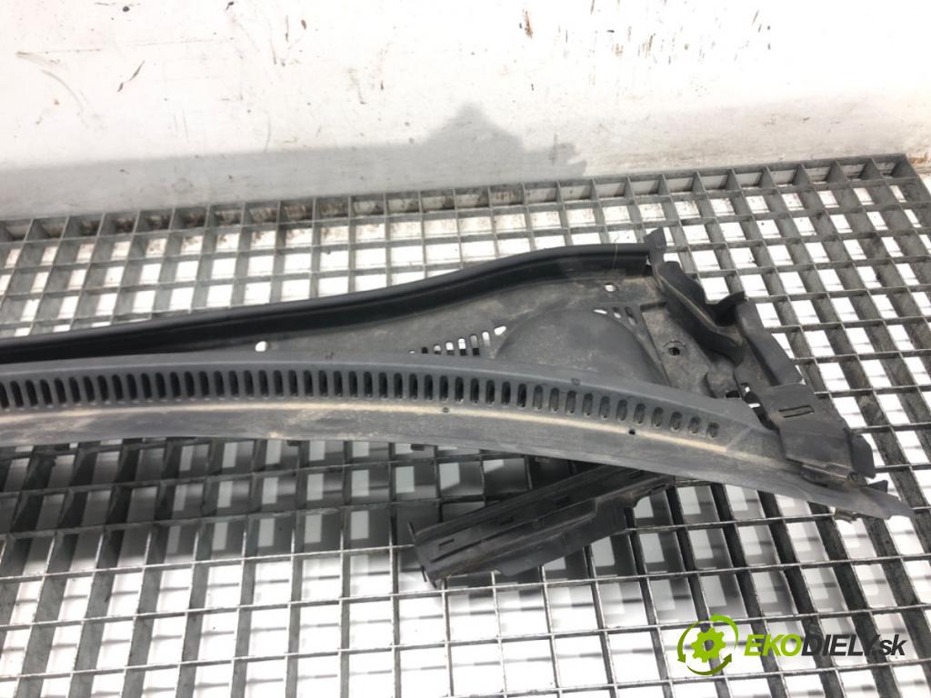 SUZUKI SX4 (EY, GY) 2006 - 2022    1.6 VVT (RW 416) 88 kW [120 KM] benzyna 2009 - 2022  Torpédo, plast pod čelné okno 72341-79J1 (Torpéda)