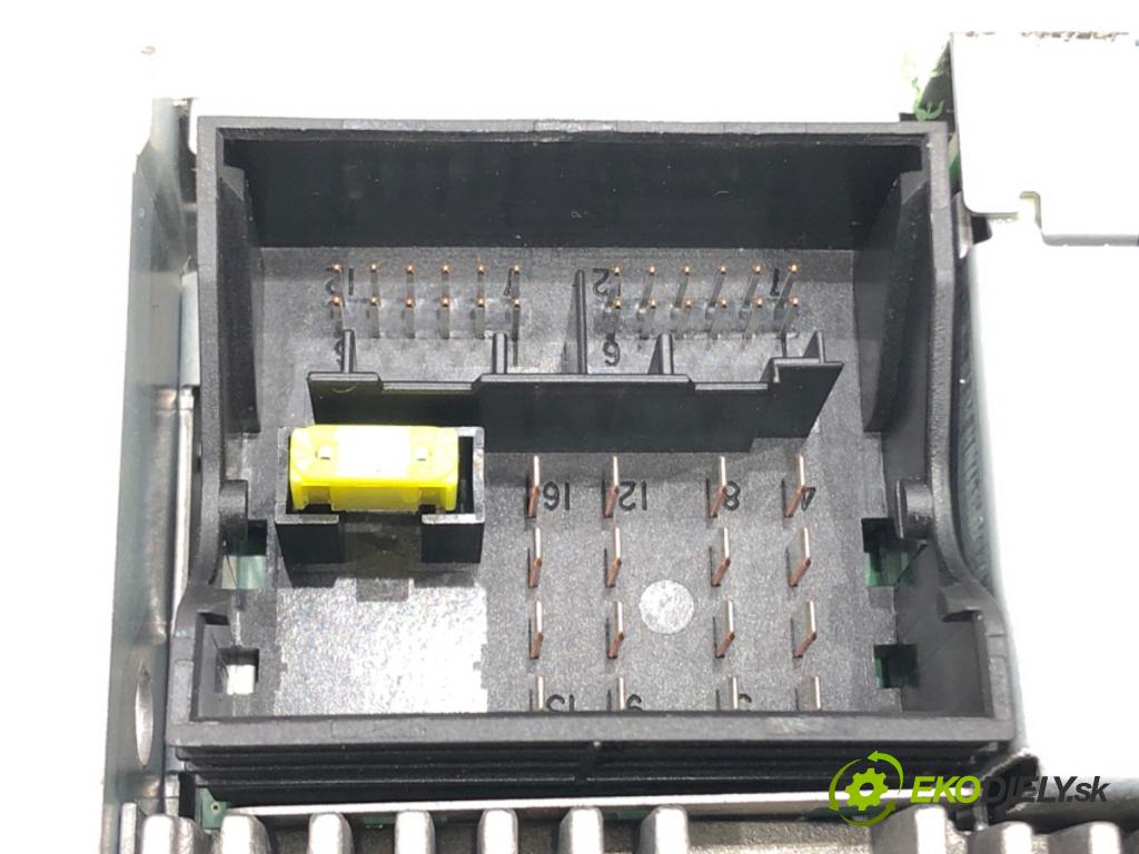 VW PASSAT B7 (362) 2010 - 2015    2.0 TDI 125 kW [170 KM] olej napędowy 2010 - 2014  RADIO 1T0035680F (Audio zariadenia)