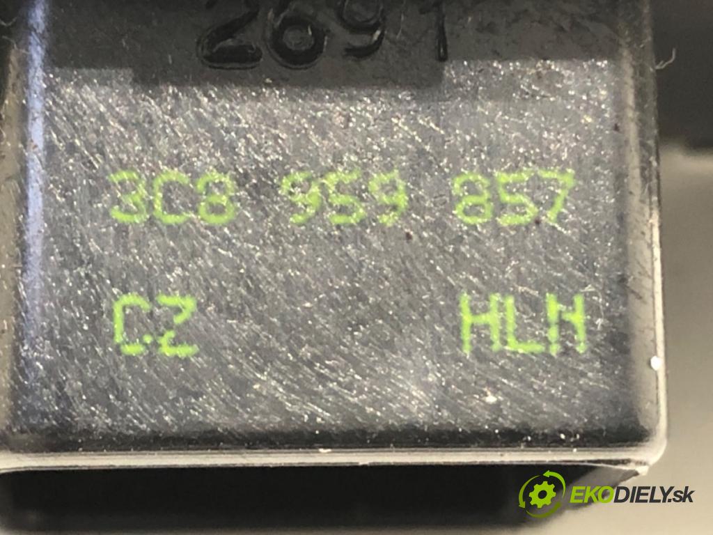 VW PASSAT B7 (362) 2010 - 2015    2.0 TDI 125 kW [170 KM] olej napędowy 2010 - 2014  Prepínač okien 3C8959857 (Prepínače, spínače, tlačidlá a ovládače kúrenia)