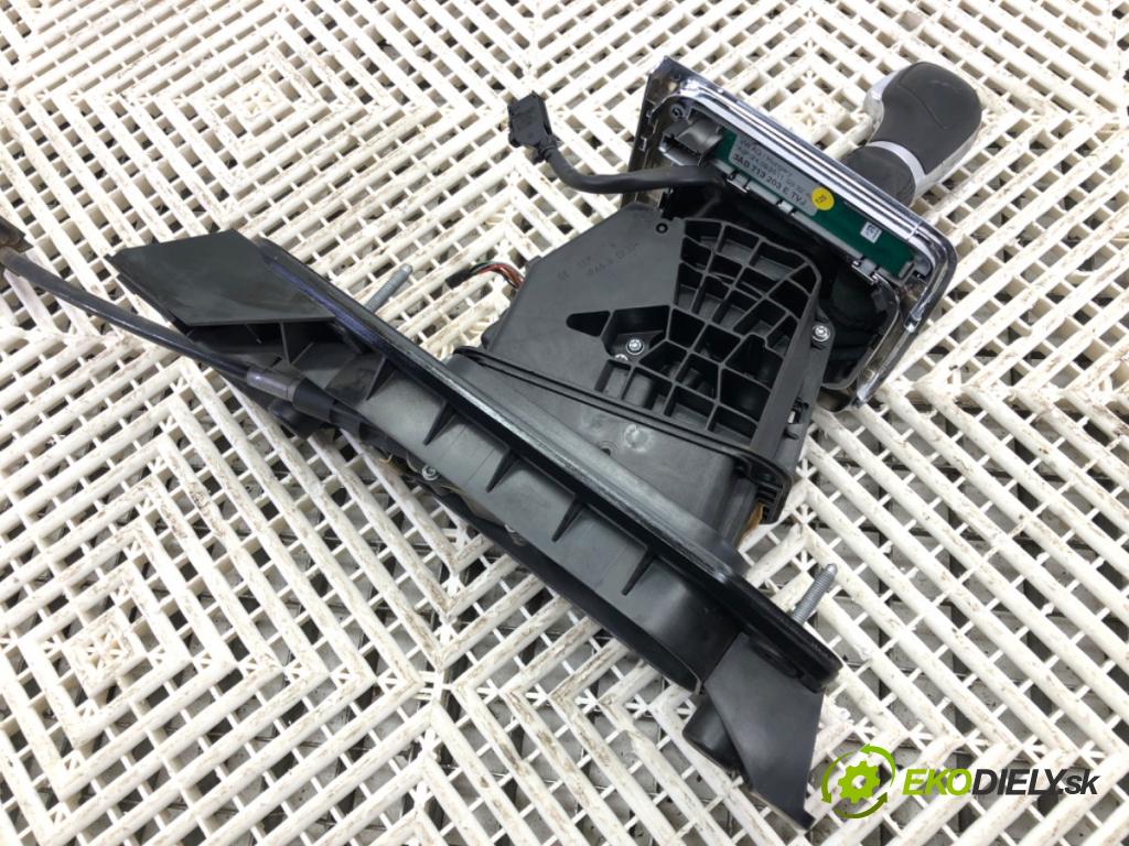 VW PASSAT B7 (362) 2010 - 2015    2.0 TDI 125 kW [170 KM] olej napędowy 2010 - 2014  Kulisa 3C1713025S (Rýchlostné páky / kulisy)