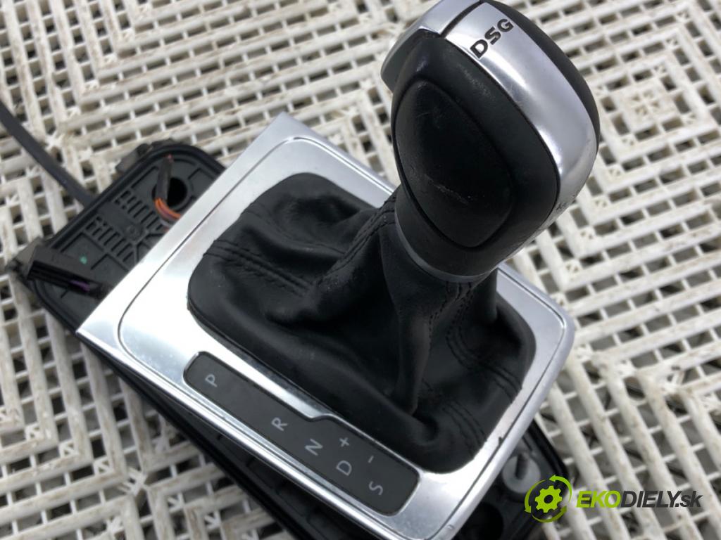 VW PASSAT B7 (362) 2010 - 2015    2.0 TDI 125 kW [170 KM] olej napędowy 2010 - 2014  Kulisa 3C1713025S (Rýchlostné páky / kulisy)