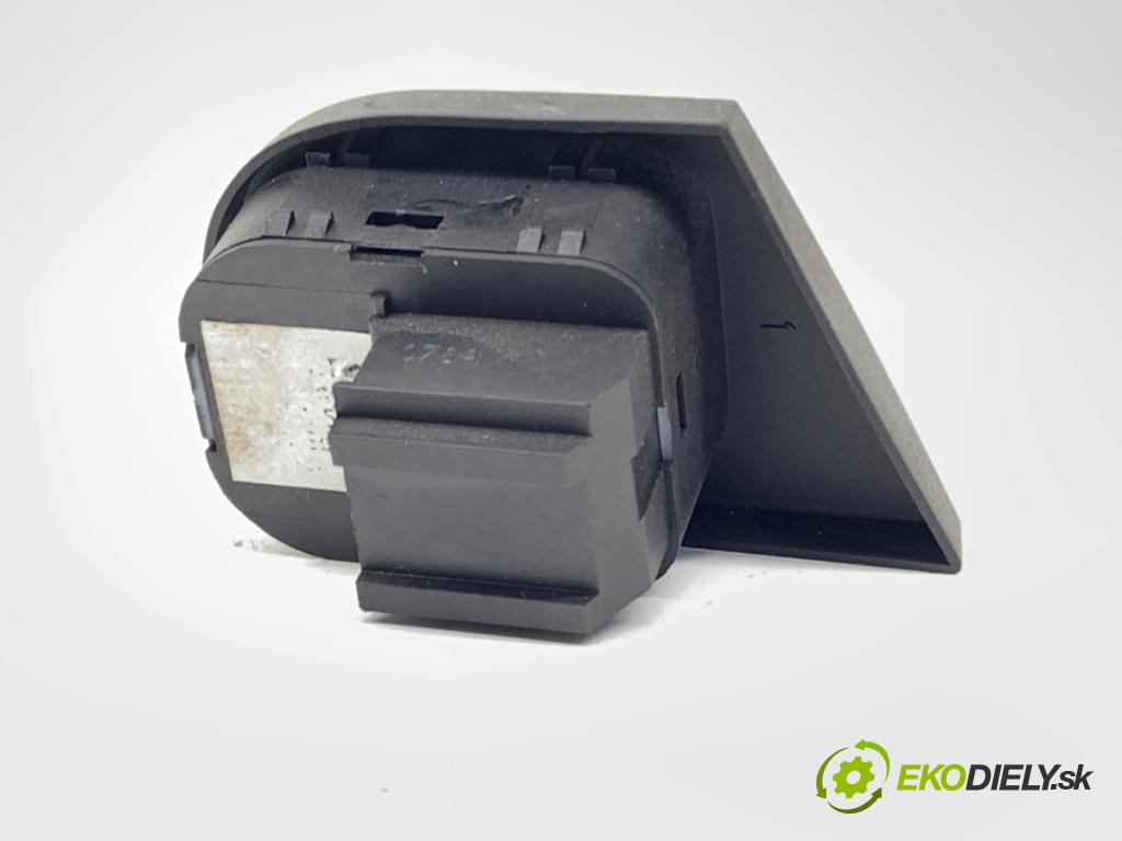 SEAT IBIZA III (6L1) 2002 - 2009    1.4 16V 55 kW [75 KM] benzyna 2002 - 2007  Prepínač nastavenia spätných zrkadiel  (Prepínače, spínače, tlačidlá a ovládače kúrenia)