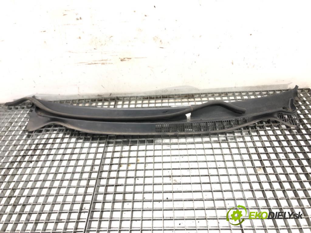 SEAT IBIZA III (6L1) 2002 - 2009    1.4 16V 55 kW [75 KM] benzyna 2002 - 2007  Torpédo, plast pod čelné okno 6L1853185B (Torpéda)