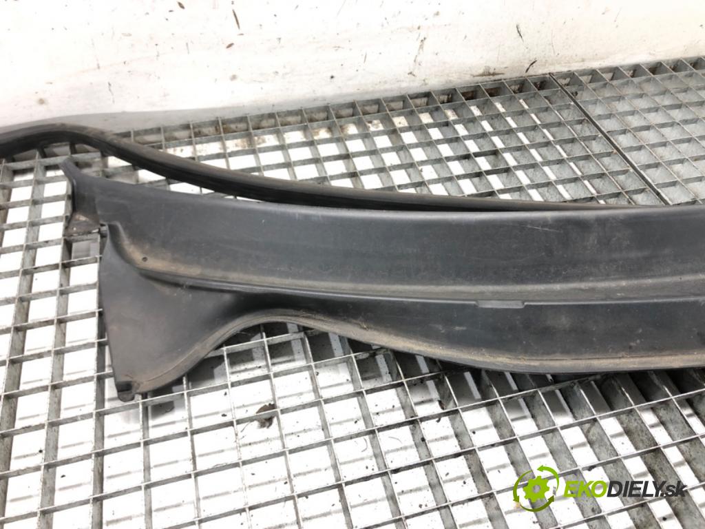 SEAT IBIZA III (6L1) 2002 - 2009    1.4 16V 55 kW [75 KM] benzyna 2002 - 2007  Torpédo, plast pod čelné okno 6L1853185B (Torpéda)