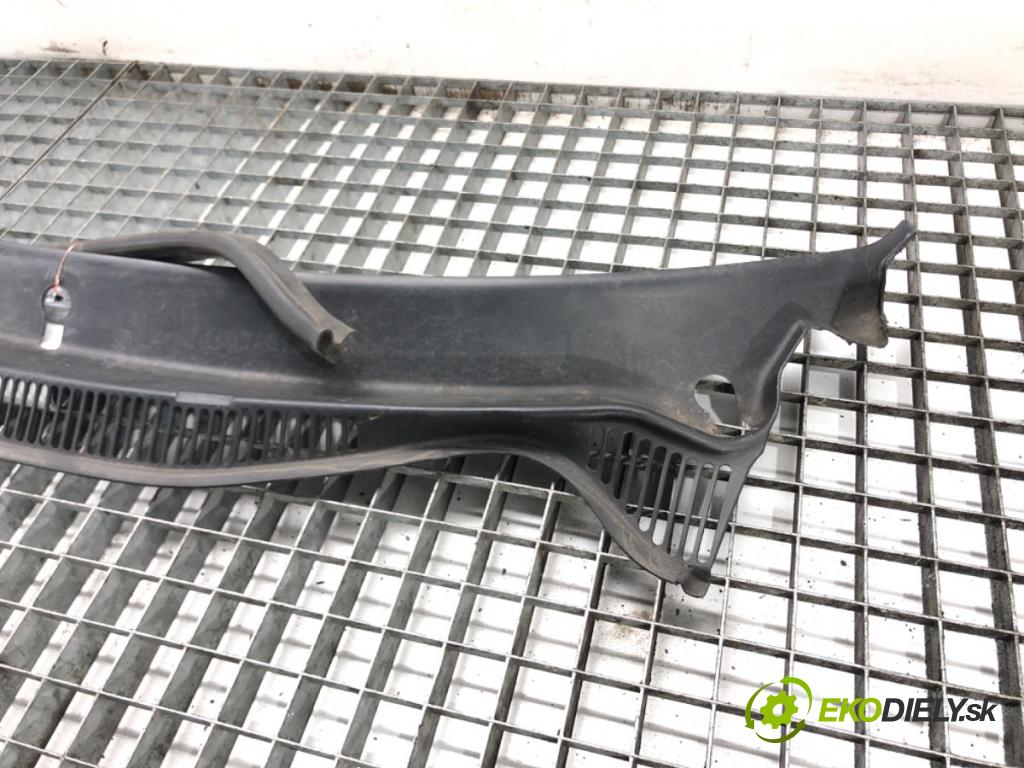 SEAT IBIZA III (6L1) 2002 - 2009    1.4 16V 55 kW [75 KM] benzyna 2002 - 2007  Torpédo, plast pod čelné okno 6L1853185B (Torpéda)