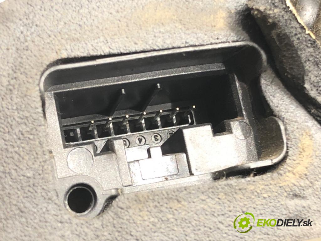 SKODA OCTAVIA III (5E3, NL3, NR3) 2012 - 2022    1.6 TDI 81 kW [110 KM] olej napędowy 2013 - 2022  zámok dveře pravý přední část 5E1837016A