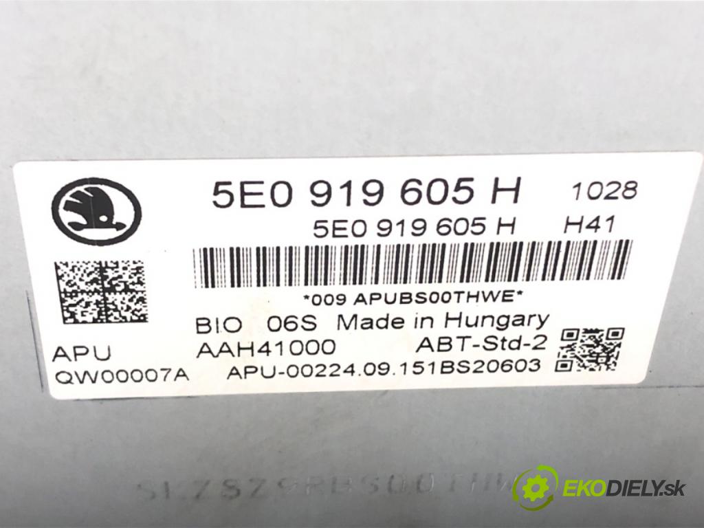 SKODA OCTAVIA III (5E3, NL3, NR3) 2012 - 2022    1.6 TDI 81 kW [110 KM] olej napędowy 2013 - 2022  Dislpej 5E0919605H (Prístrojové dosky, displeje)