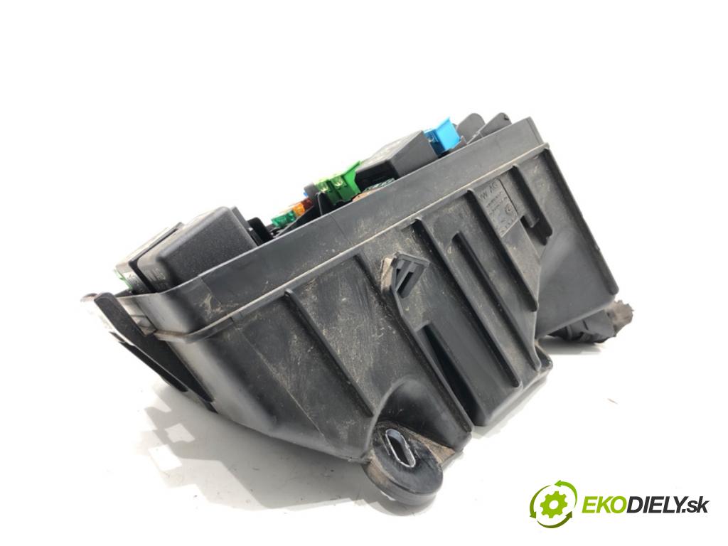 SKODA OCTAVIA III (5E3, NL3, NR3) 2012 - 2022    1.6 TDI 81 kW [110 KM] olej napędowy 2013 - 2022  skříňka poistková 5Q0937125 (Pojistkové skříňky)