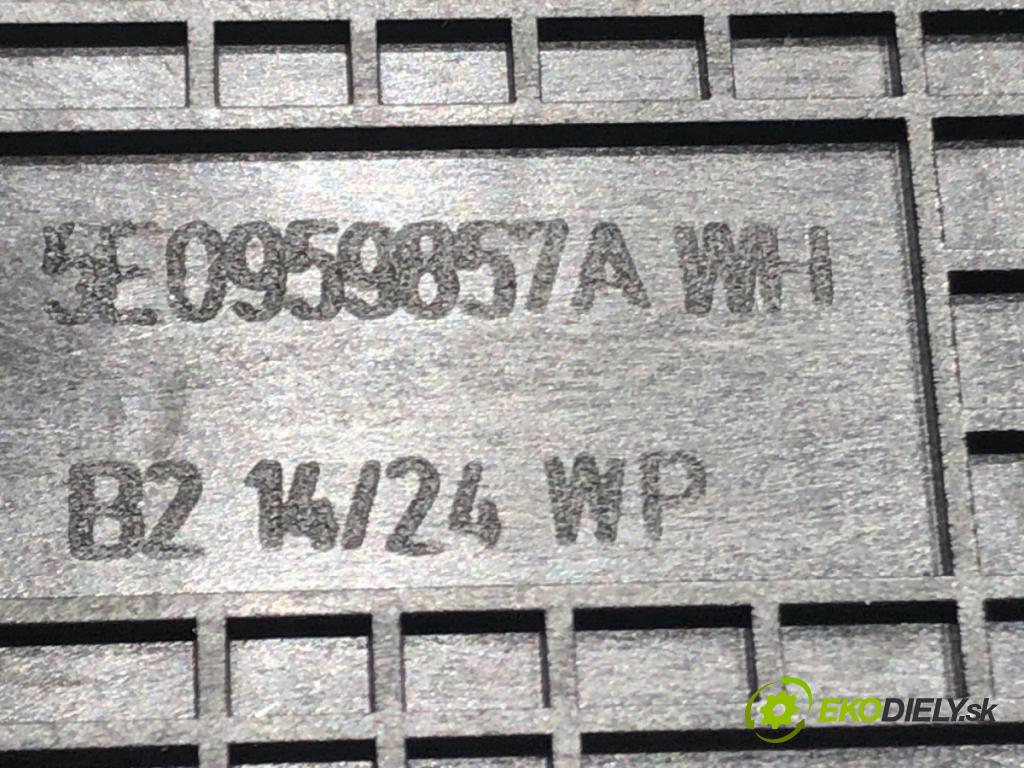 SKODA OCTAVIA III (5E3, NL3, NR3) 2012 - 2022    1.6 TDI 81 kW [110 KM] olej napędowy 2013 - 2022  Prepínač okien 5E0959857A (Prepínače, spínače, tlačidlá a ovládače kúrenia)