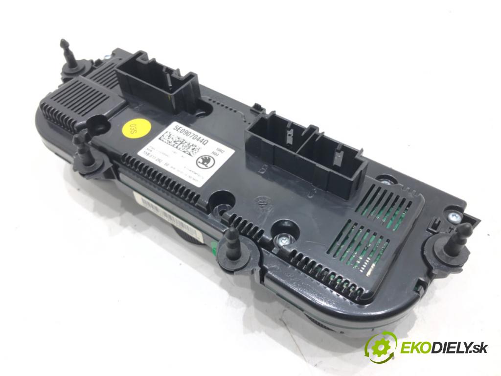 SKODA OCTAVIA III (5E3, NL3, NR3) 2012 - 2022    1.6 TDI 81 kW [110 KM] olej napędowy 2013 - 2022  Panel ovládania kúrenia 5E0907044Q (Prepínače, spínače, tlačidlá a ovládače kúrenia)