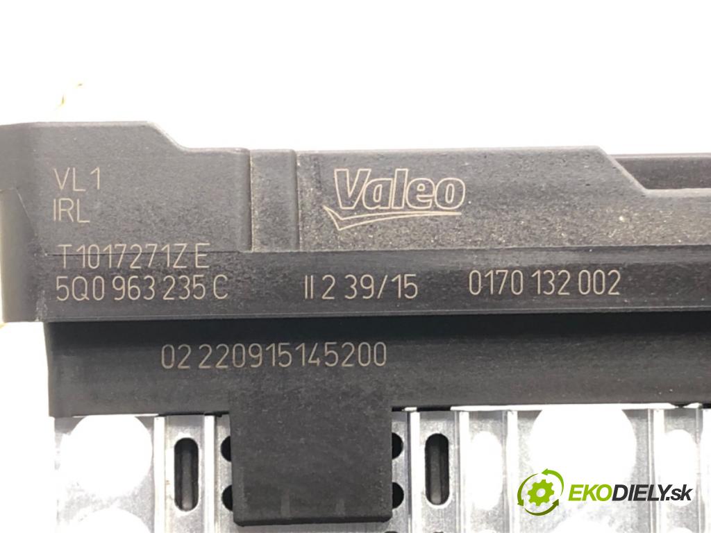 SKODA OCTAVIA III (5E3, NL3, NR3) 2012 - 2022    1.6 TDI 81 kW [110 KM] olej napędowy 2013 - 2022  topné těleso radiátor topení elektrická 5Q0963235C (Radiátory topení)