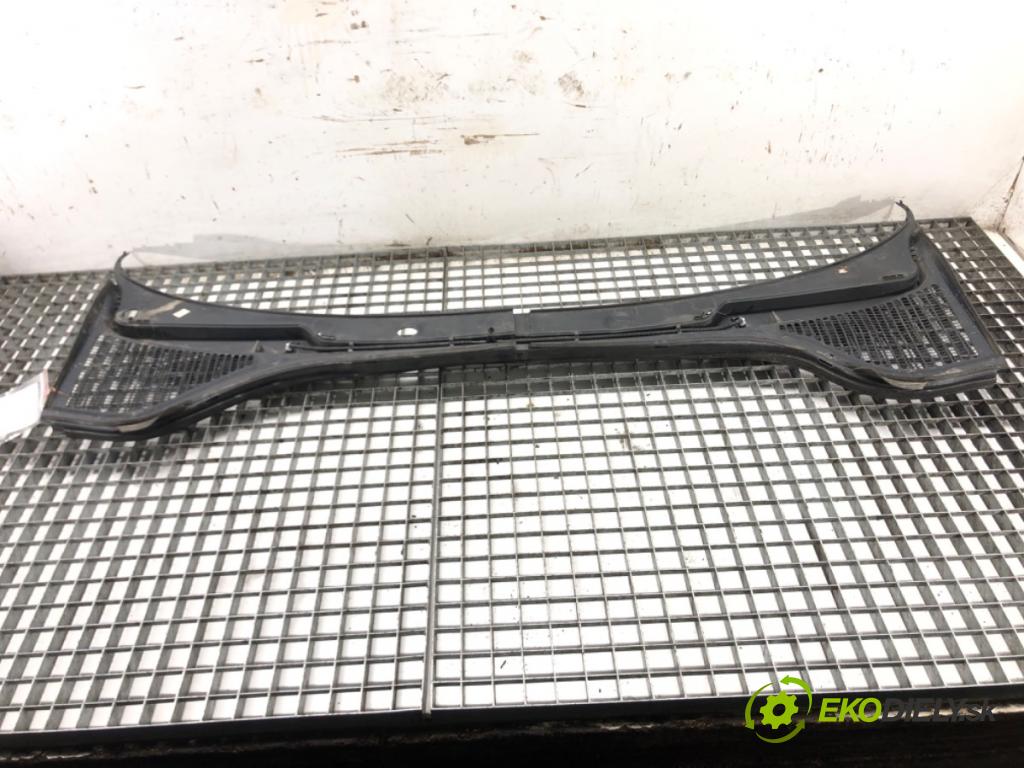 SKODA OCTAVIA III (5E3, NL3, NR3) 2012 - 2022    1.6 TDI 81 kW [110 KM] olej napędowy 2013 - 2022  Torpédo, plast pod čelné okno  (Torpéda)