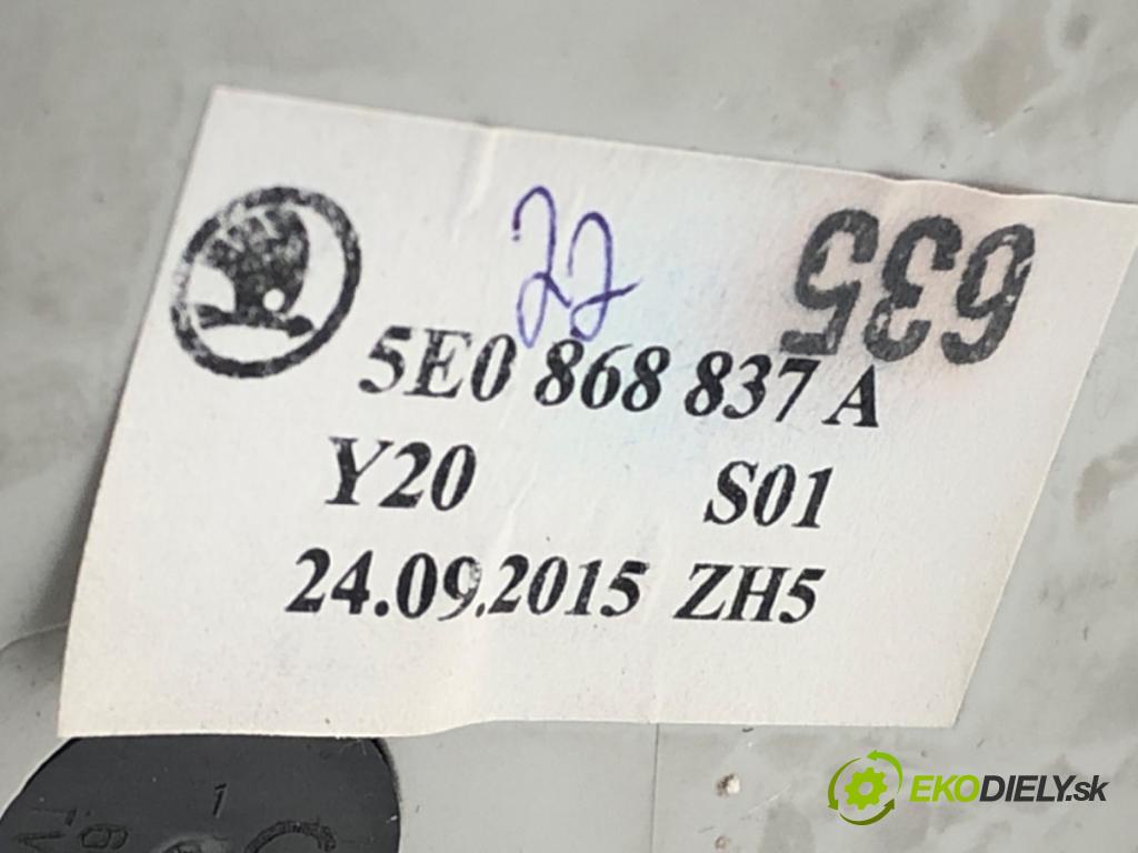 SKODA OCTAVIA III (5E3, NL3, NR3) 2012 - 2022    1.6 TDI 81 kW [110 KM] olej napędowy 2013 - 2022  Priehradka, kastlík na skla 5E0868837A