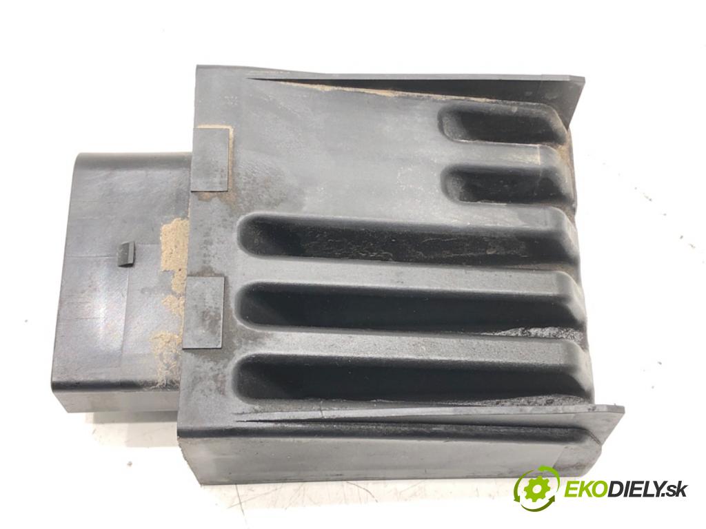 SKODA OCTAVIA III liftback 2015 81 kW 1.6 TDI 1598 modul pumpy paliva 3Q0906121