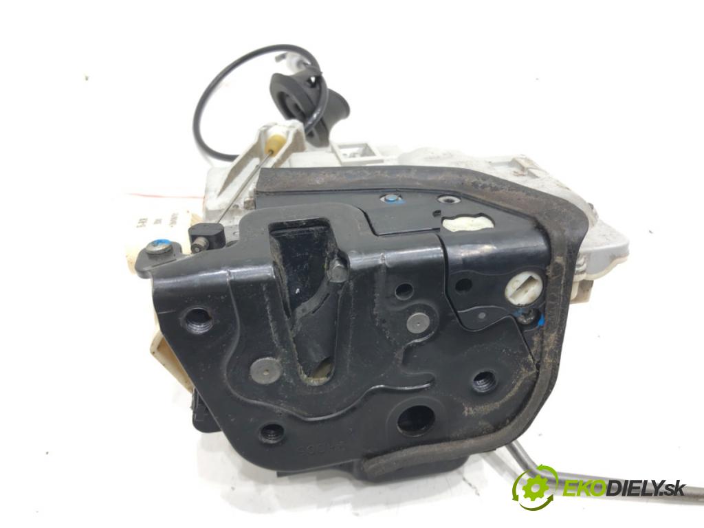AUDI A4 B7 Avant (8ED) 2004 - 2008    1.9 TDI 85 kW [116 KM] olej napędowy 2004 - 2008  zámok dveře pravý přední část 8E1837016AA