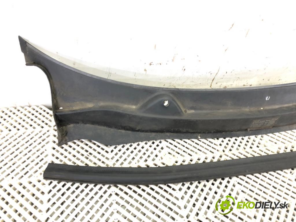 OPEL CORSA D (S07) 2006 - 2014    1.2 (L08, L68) 59 kW [80 KM] benzyna 2006 - 2014  Torpédo, plast pod čelné okno 13203618 (Torpéda)