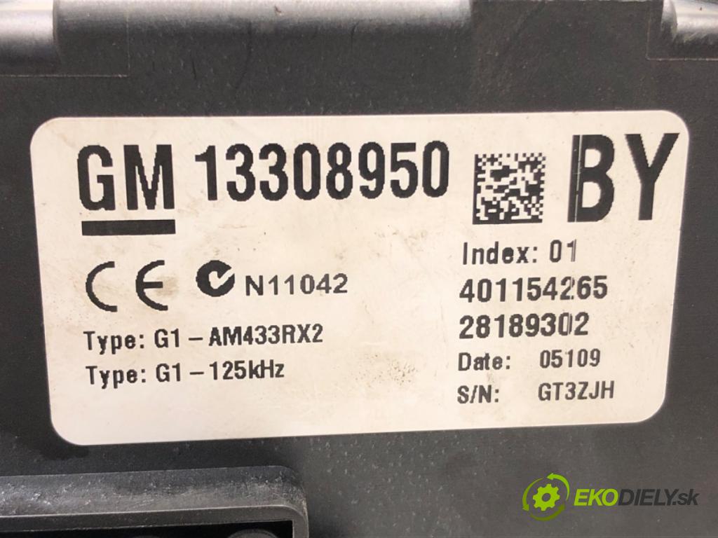 OPEL CORSA D (S07) 2006 - 2014    1.2 (L08, L68) 59 kW [80 KM] benzyna 2006 - 2014  modul BSI 13308950 (Pojistkové skříňky)