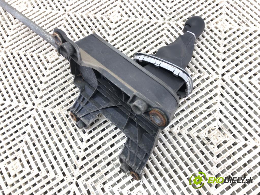 OPEL CORSA D (S07) 2006 - 2014    1.2 (L08, L68) 59 kW [80 KM] benzyna 2006 - 2014  Kulisa  (Rýchlostné páky / kulisy)