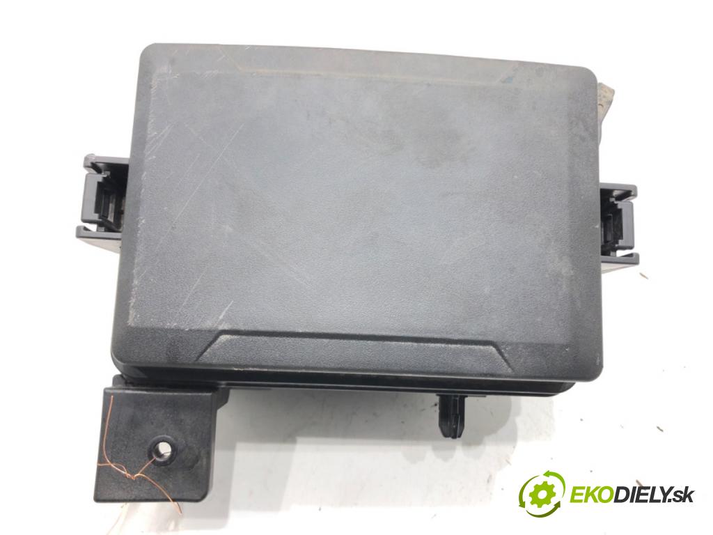 KIA RIO IV (YB, SC, FB) 2017 - 2022    1.2 CVVT 62 kW [84 KM] benzyna 2020 - 2022  skříňka poistková 91750-H8130 (Pojistkové skříňky)