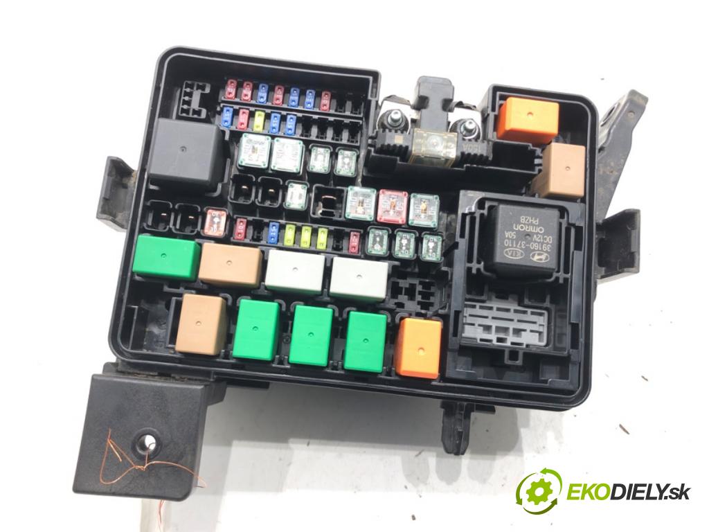 KIA RIO IV (YB, SC, FB) 2017 - 2022    1.2 CVVT 62 kW [84 KM] benzyna 2020 - 2022  skříňka poistková 91750-H8130 (Pojistkové skříňky)