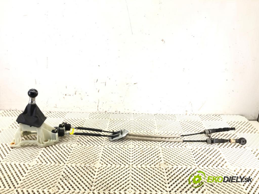 KIA RIO IV (YB, SC, FB) 2017 - 2022    1.2 CVVT 62 kW [84 KM] benzyna 2020 - 2022  Kulisa  (Rýchlostné páky / kulisy)