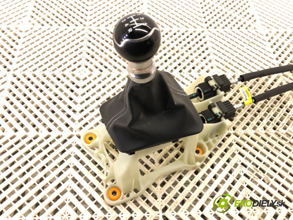 KIA RIO IV (YB, SC, FB) 2017 - 2022    1.2 CVVT 62 kW [84 KM] benzyna 2020 - 2022  Kulisa  (Rýchlostné páky / kulisy)