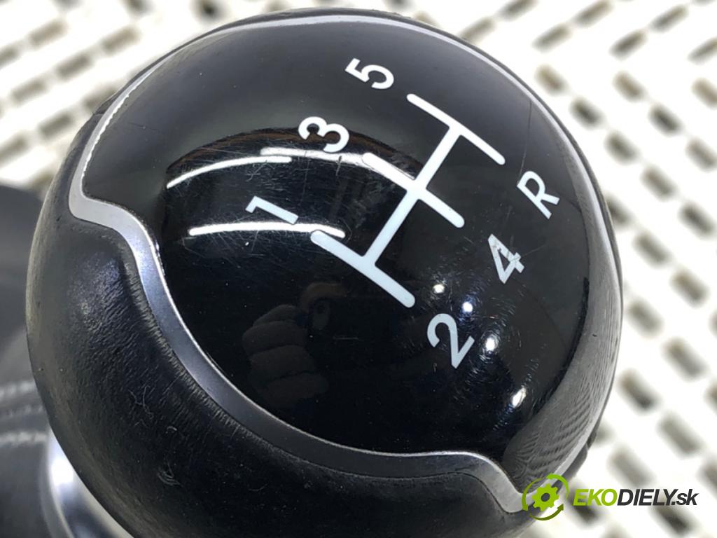 KIA RIO IV (YB, SC, FB) 2017 - 2022    1.2 CVVT 62 kW [84 KM] benzyna 2020 - 2022  Kulisa  (Rýchlostné páky / kulisy)