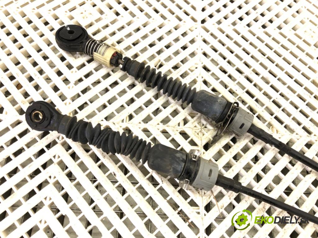 KIA RIO IV (YB, SC, FB) 2017 - 2022    1.2 CVVT 62 kW [84 KM] benzyna 2020 - 2022  Kulisa  (Rýchlostné páky / kulisy)