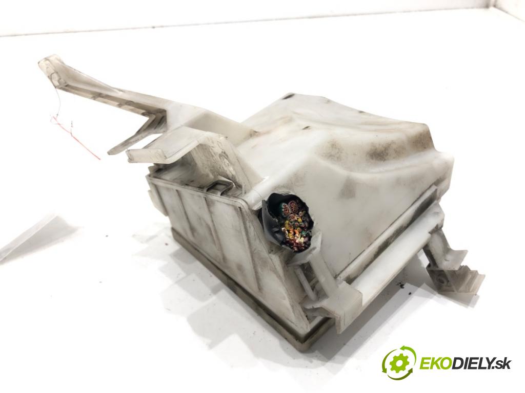 NISSAN MICRA III (K12) 2002 - 2010    1.5 dCi 63 kW [86 KM] olej napędowy 2005 - 2010  Modul UCH 284B7AX62A (Ostatné)