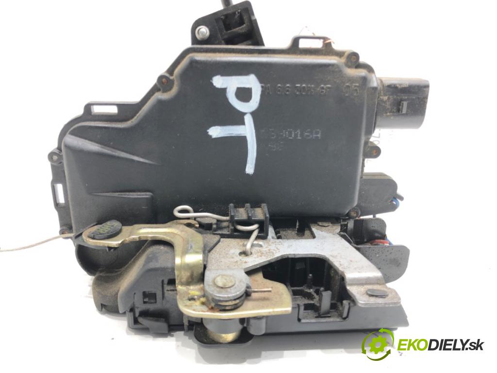 SEAT LEON (1M1) 1999 - 2006    1.6 16 V 77 kW [105 KM] benzyna 2000 - 2006  zámok dveře pravý zadní část