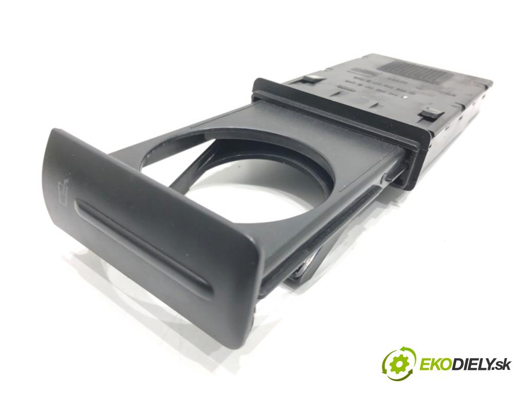 SEAT LEON (1M1) 1999 - 2006    1.6 16 V 77 kW [105 KM] benzyna 2000 - 2006  Držiak na nápoje 1M2862531D (Úchyty, držiaky na nápoje)