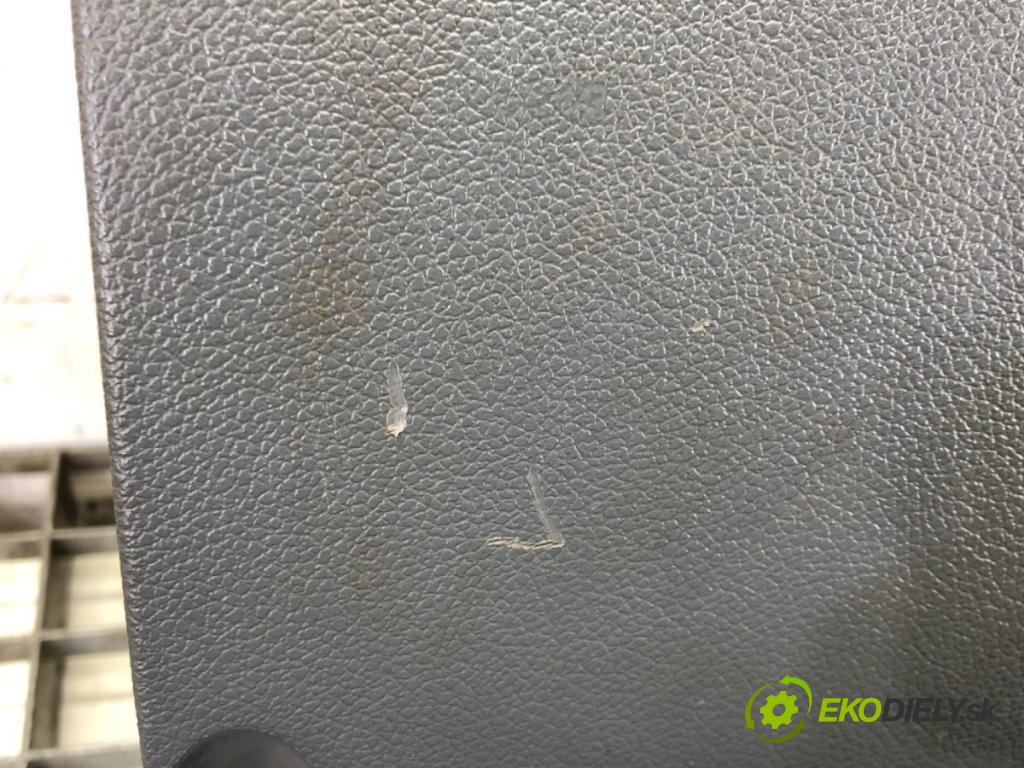 SEAT LEON (1M1) 1999 - 2006    1.6 16 V 77 kW [105 KM] benzyna 2000 - 2006  Priehradka, kastlík spolujazdca  (Priehradky, kastlíky)