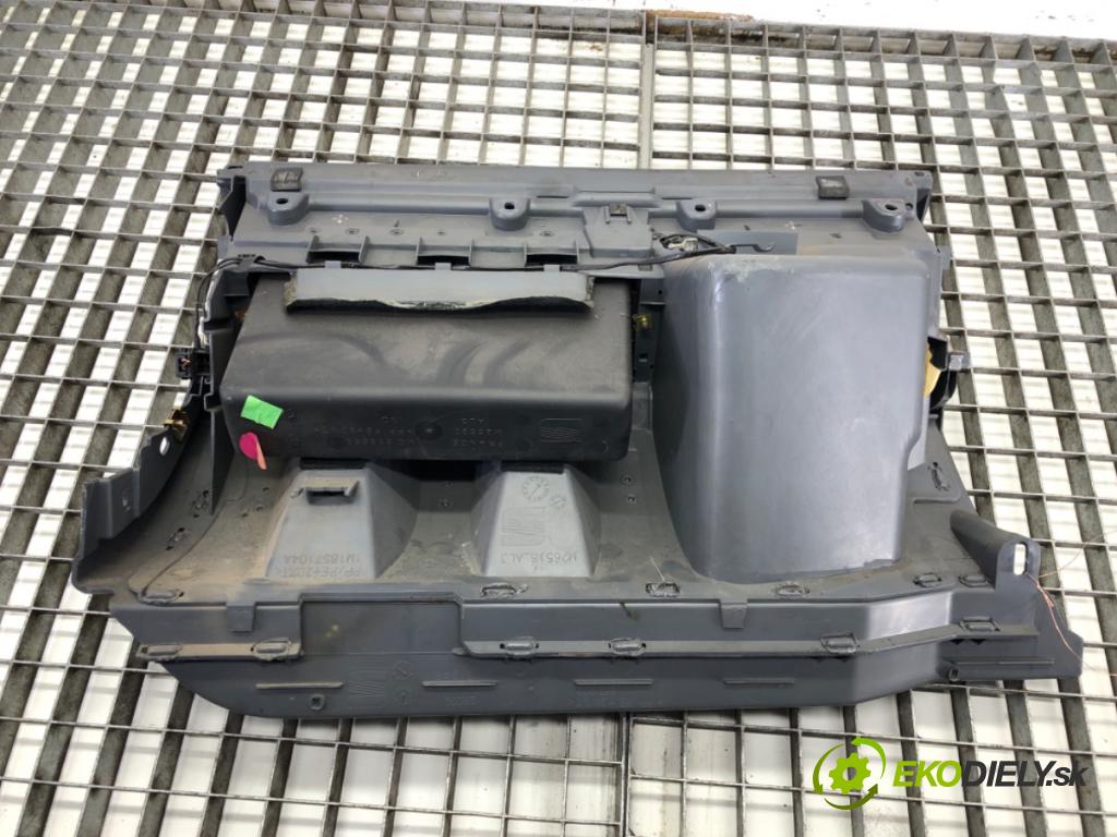 SEAT LEON (1M1) 1999 - 2006    1.6 16 V 77 kW [105 KM] benzyna 2000 - 2006  Priehradka, kastlík spolujazdca  (Priehradky, kastlíky)