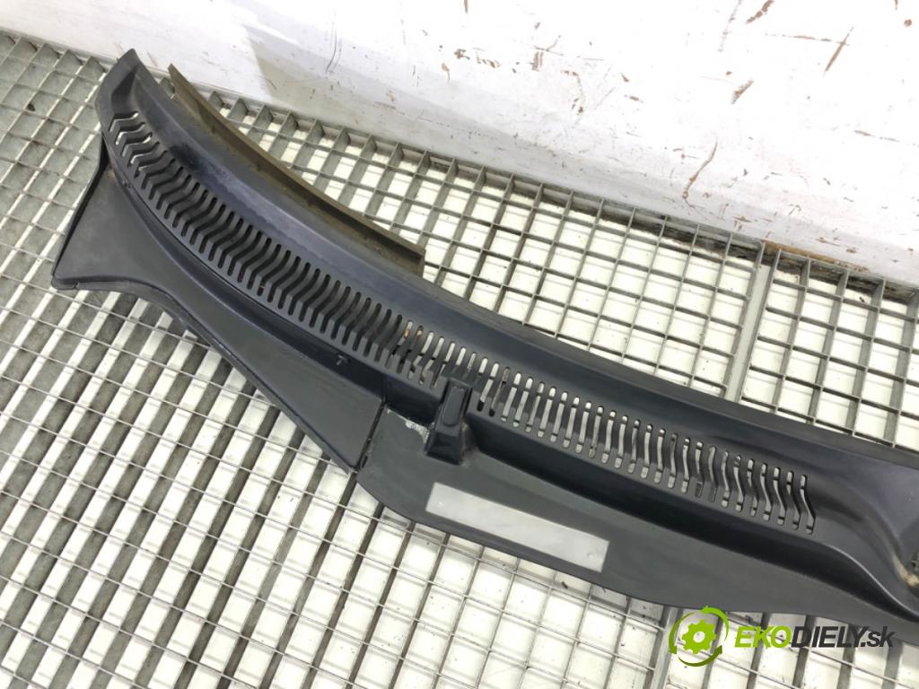 SEAT LEON (1M1) 1999 - 2006    1.6 16 V 77 kW [105 KM] benzyna 2000 - 2006  Torpédo, plast pod čelné okno 1M1853185 (Torpéda)