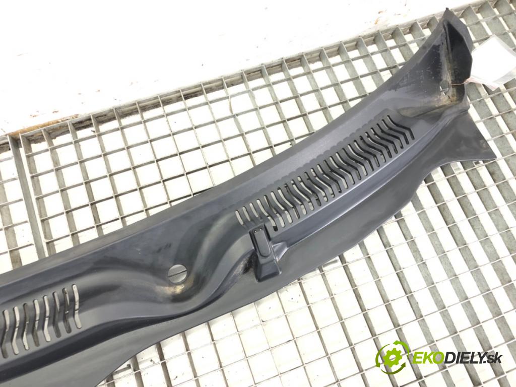 SEAT LEON (1M1) 1999 - 2006    1.6 16 V 77 kW [105 KM] benzyna 2000 - 2006  Torpédo, plast pod čelné okno 1M1853185 (Torpéda)