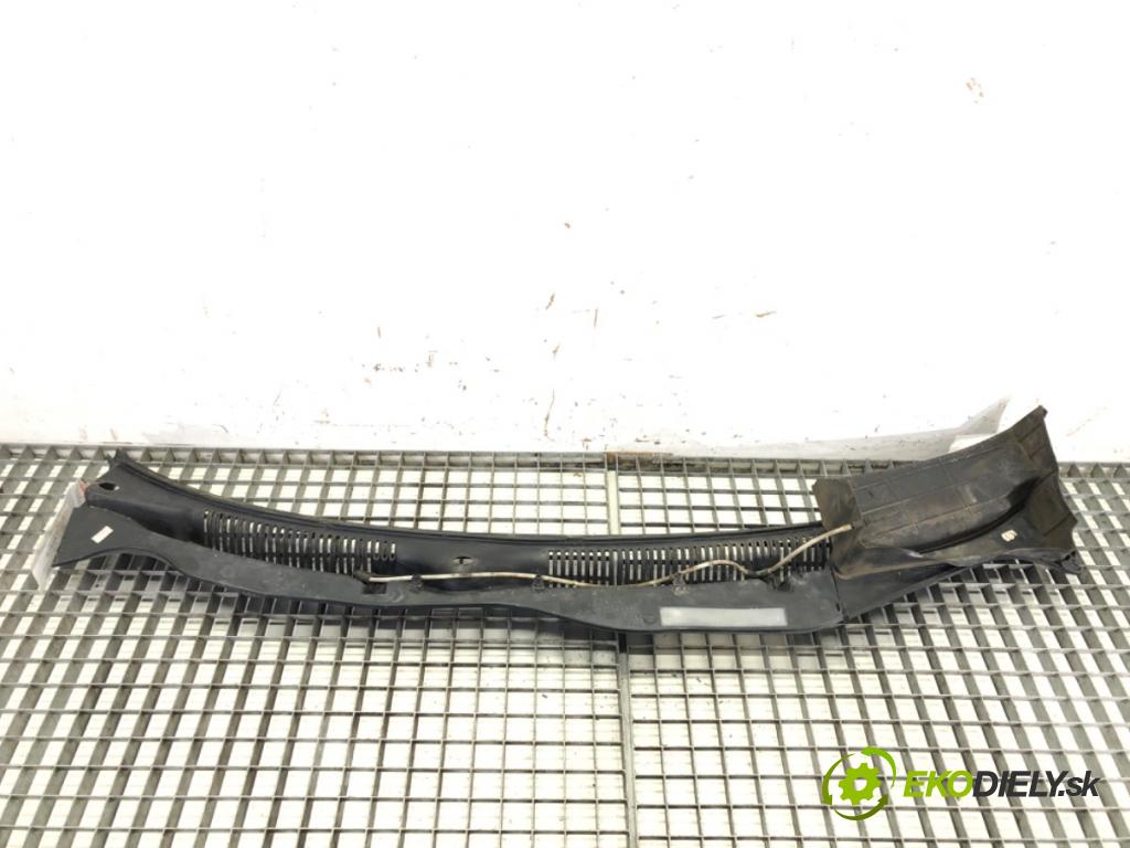 SEAT LEON (1M1) 1999 - 2006    1.6 16 V 77 kW [105 KM] benzyna 2000 - 2006  Torpédo, plast pod čelné okno 1M1853185 (Torpéda)