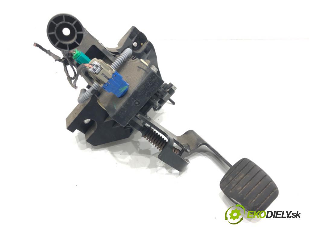 RENAULT TRAFIC III Autobus (JG_) 2014 - 2022    1.6 dCi 115 (JGMD) 85 kW [116 KM] olej napędowy 2014 - 2022  PEDÁL: manuálne 465033911R 465016415R (Pedále)