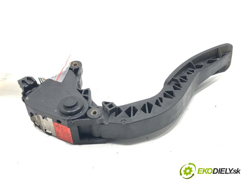 RENAULT TRAFIC III Autobus (JG_) 2014 - 2022    1.6 dCi 115 (JGMD) 85 kW [116 KM] olej napędowy 2014 - 2022  Potenciometer plynu 180020024R (Pedále)