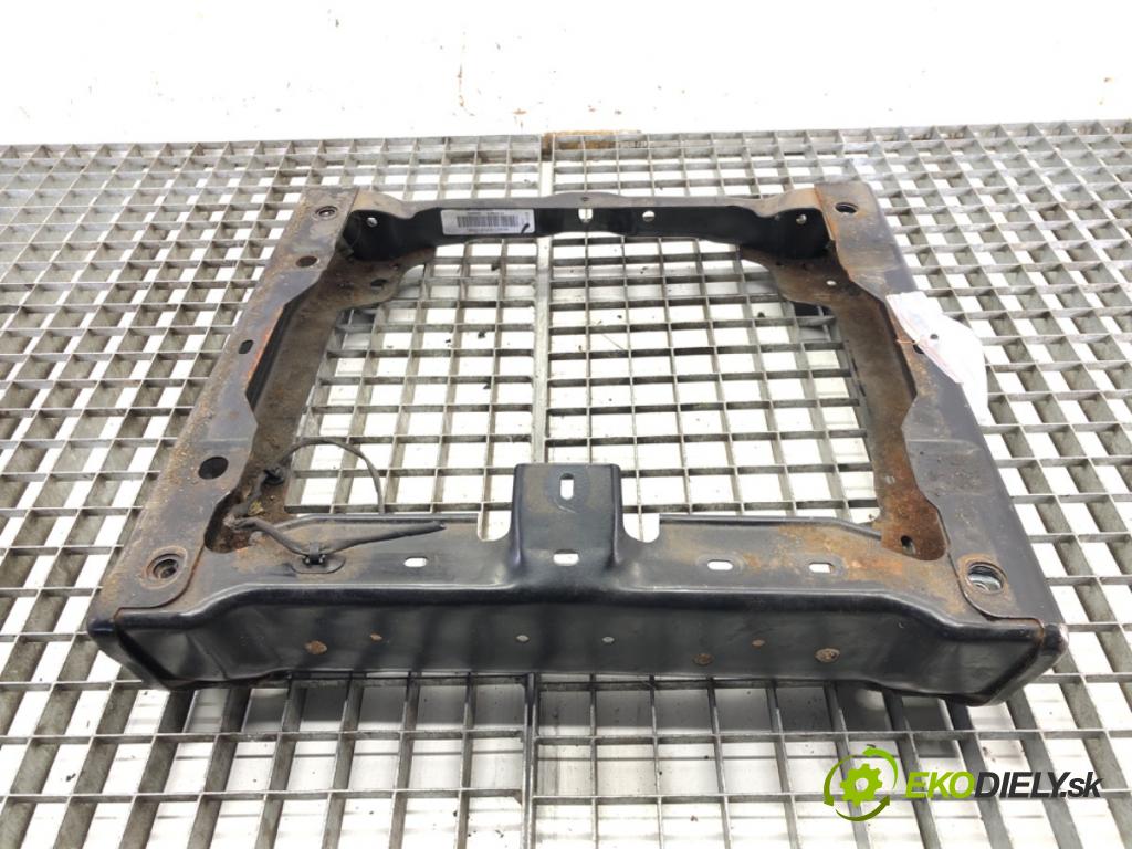RENAULT TRAFIC III Autobus (JG_) 2014 - 2022    1.6 dCi 115 (JGMD) 85 kW [116 KM] olej napędowy 2014 - 2022  Obal sedačky ľavy predný 871605887R