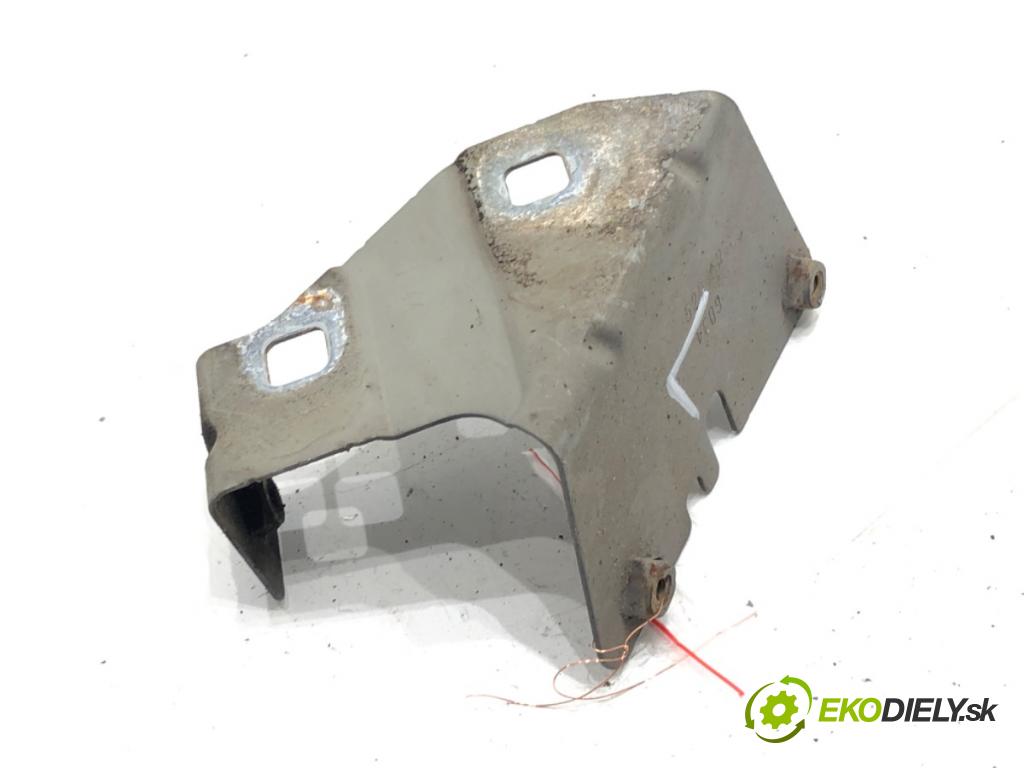 RENAULT TRAFIC III Autobus 2016 85 kW 1.6 dCi 115 (JGMD) 1598 držiak Uchytenie blatníka ľavy predný 52045R