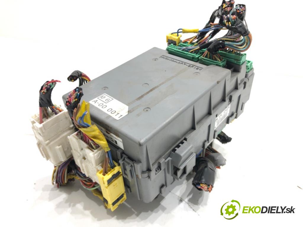 HONDA CR-V III (RE_) 2006 - 2022    2.0 i-VTEC (RE5, RE1) 110 kW [150 KM] benzyna 2007 - 2012  skříňka poistková 52575LM (Pojistkové skříňky)