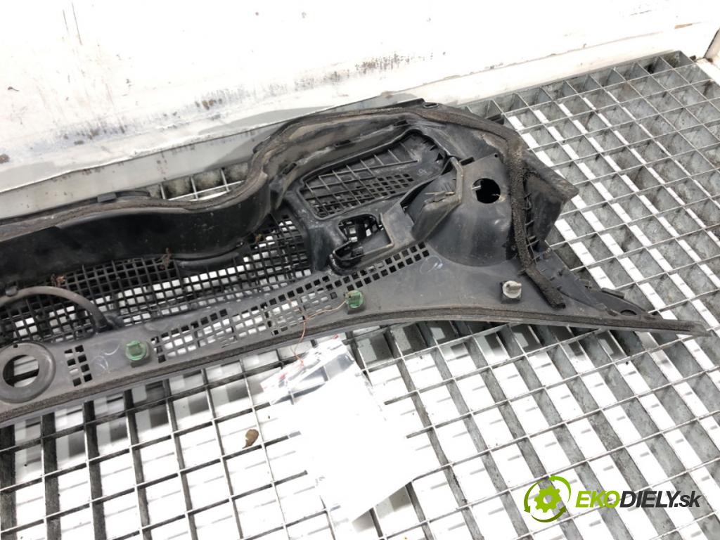 HONDA CR-V III (RE_) 2006 - 2022    2.0 i-VTEC (RE5, RE1) 110 kW [150 KM] benzyna 2007 - 2012  Torpédo, plast pod čelné okno  (Torpéda)