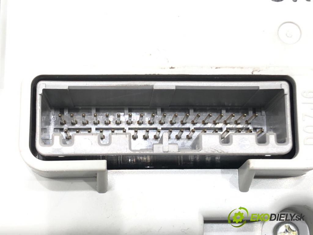 HONDA CR-V III (RE_) 2006 - 2022    2.0 i-VTEC (RE5, RE1) 110 kW [150 KM] benzyna 2007 - 2012  Panel ovládania kúrenia 79600SWAG4 (Prepínače, spínače, tlačidlá a ovládače kúrenia)