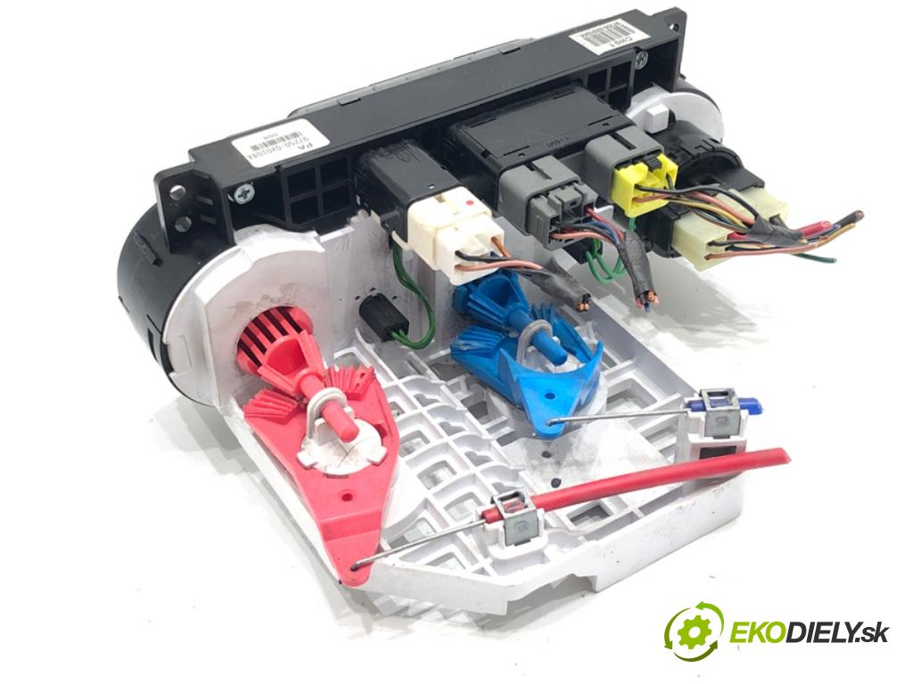 HYUNDAI i10 I (PA) 2007 - 2022    1.1 49 kW [67 KM] benzyna 2008 - 2013  Panel ovládania kúrenia 97250-0X0104X (Prepínače, spínače, tlačidlá a ovládače kúrenia)