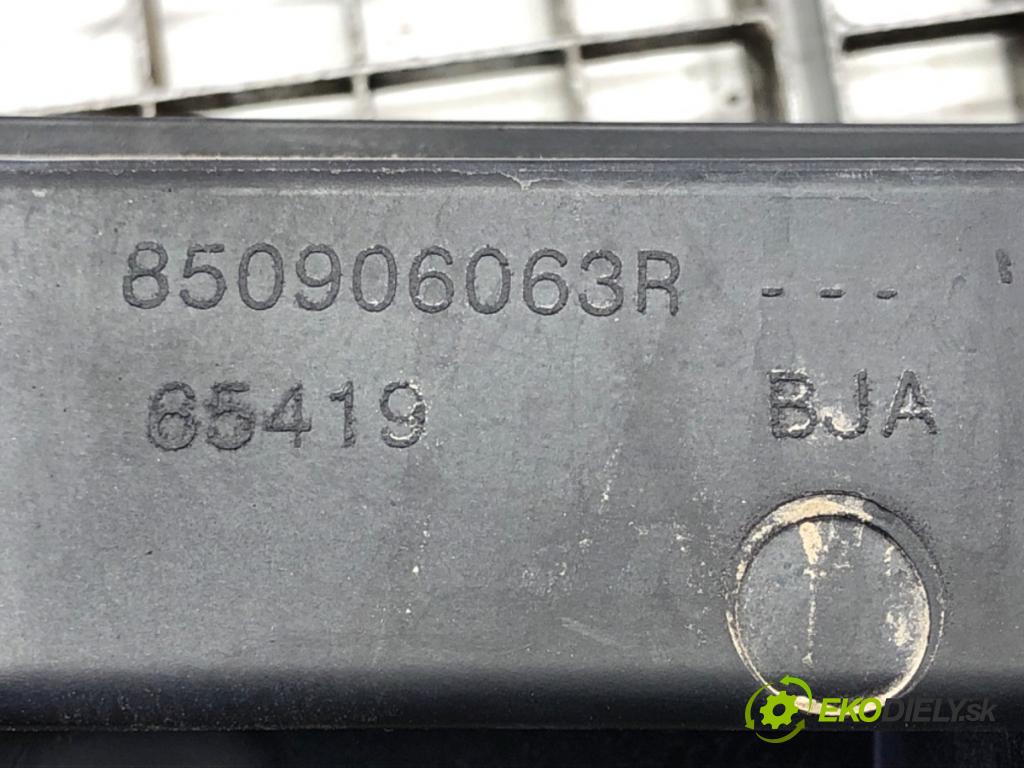 RENAULT CLIO V (B7_) 2019 - 2022    1.0 TCe 100 (B7MT) 74 kW [101 KM] benzyna 2019 - 2022  výztuha nárazníka zadní část 850906063R (Výztuhy zadní)