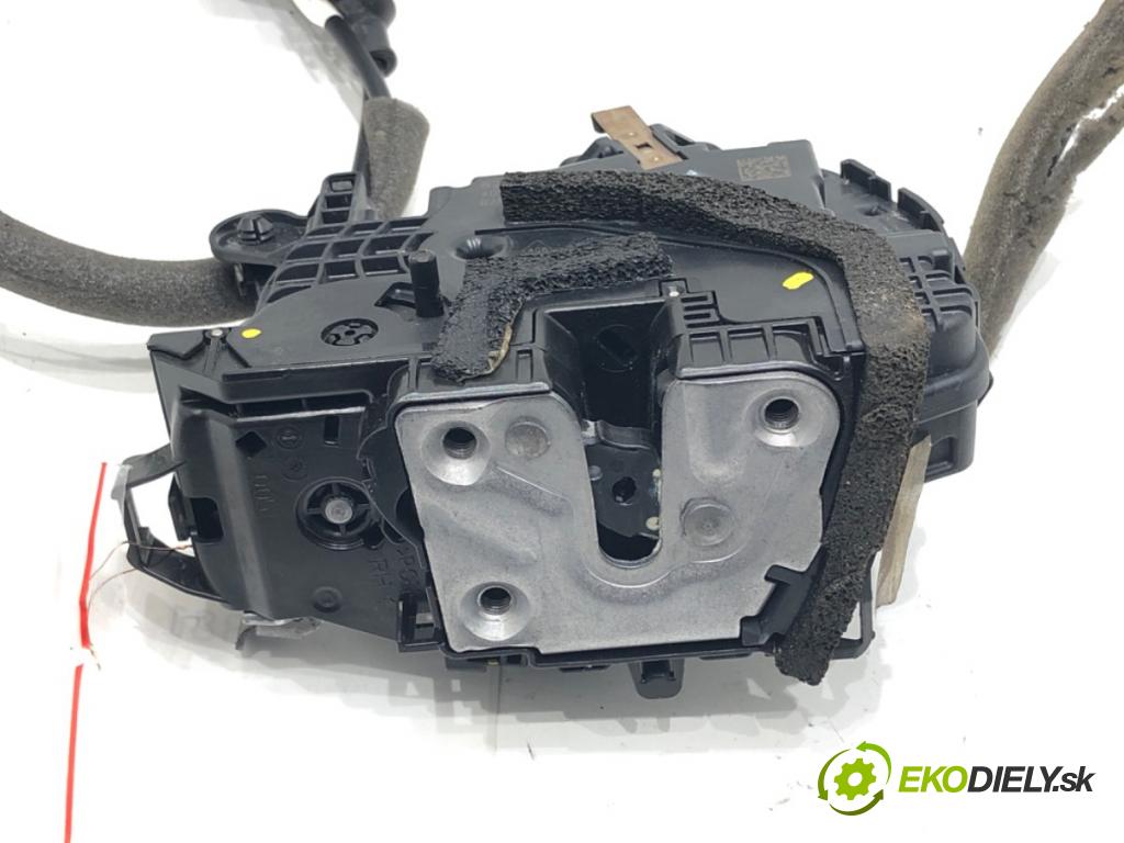 RENAULT CLIO V (B7_) 2019 - 2022    1.0 TCe 100 (B7MT) 74 kW [101 KM] benzyna 2019 - 2022  zámok dveře pravý zadní část 825007311R